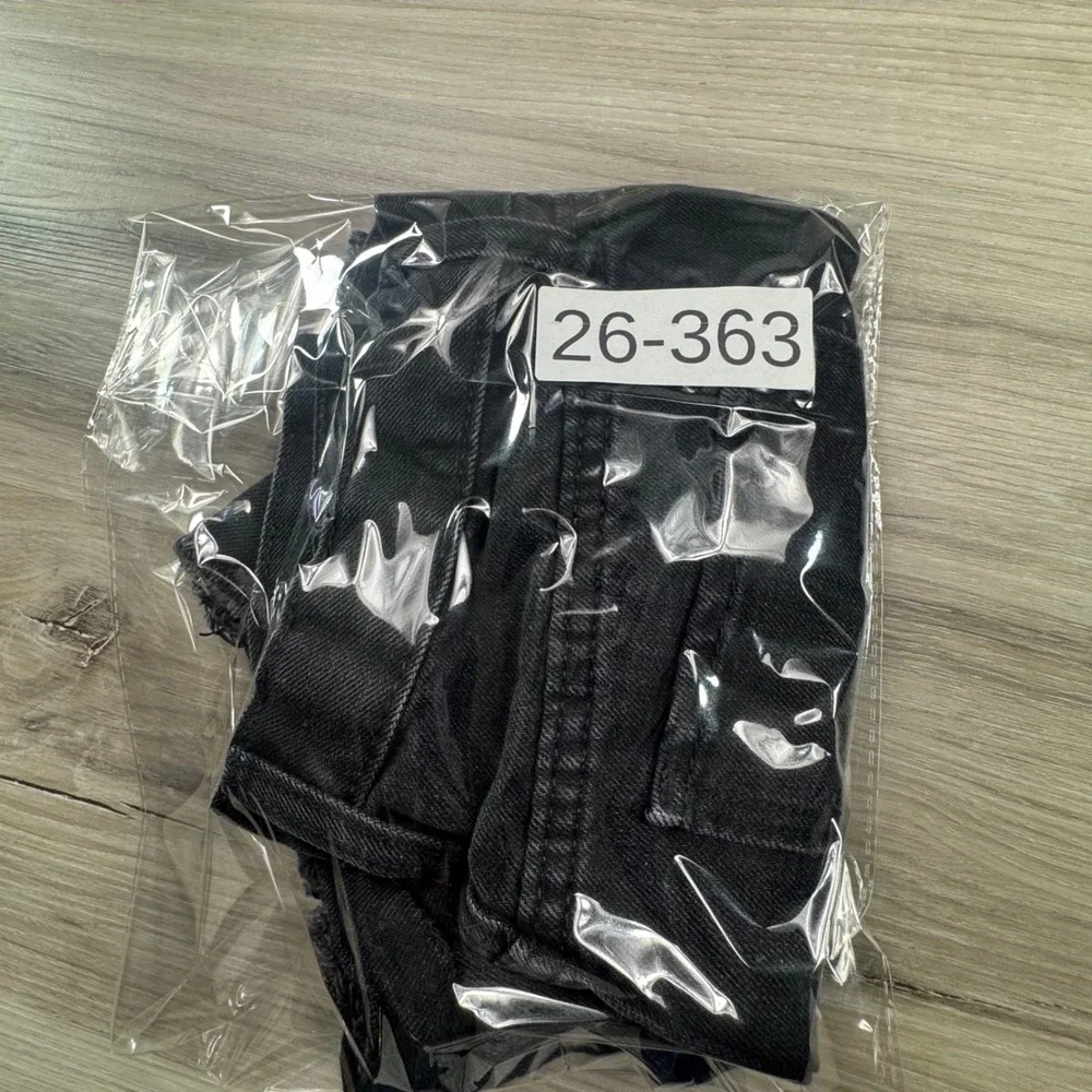 Old Navy Girls Black Distressed Denim Shorts Button Fly Size 10-12 no size‎ tag